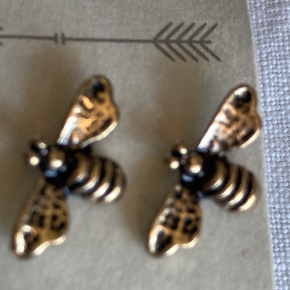 NWOT 3 pr. gt pierced earrings, rhinestones, bees, rose quartz. $19 - Picture 4 of 5